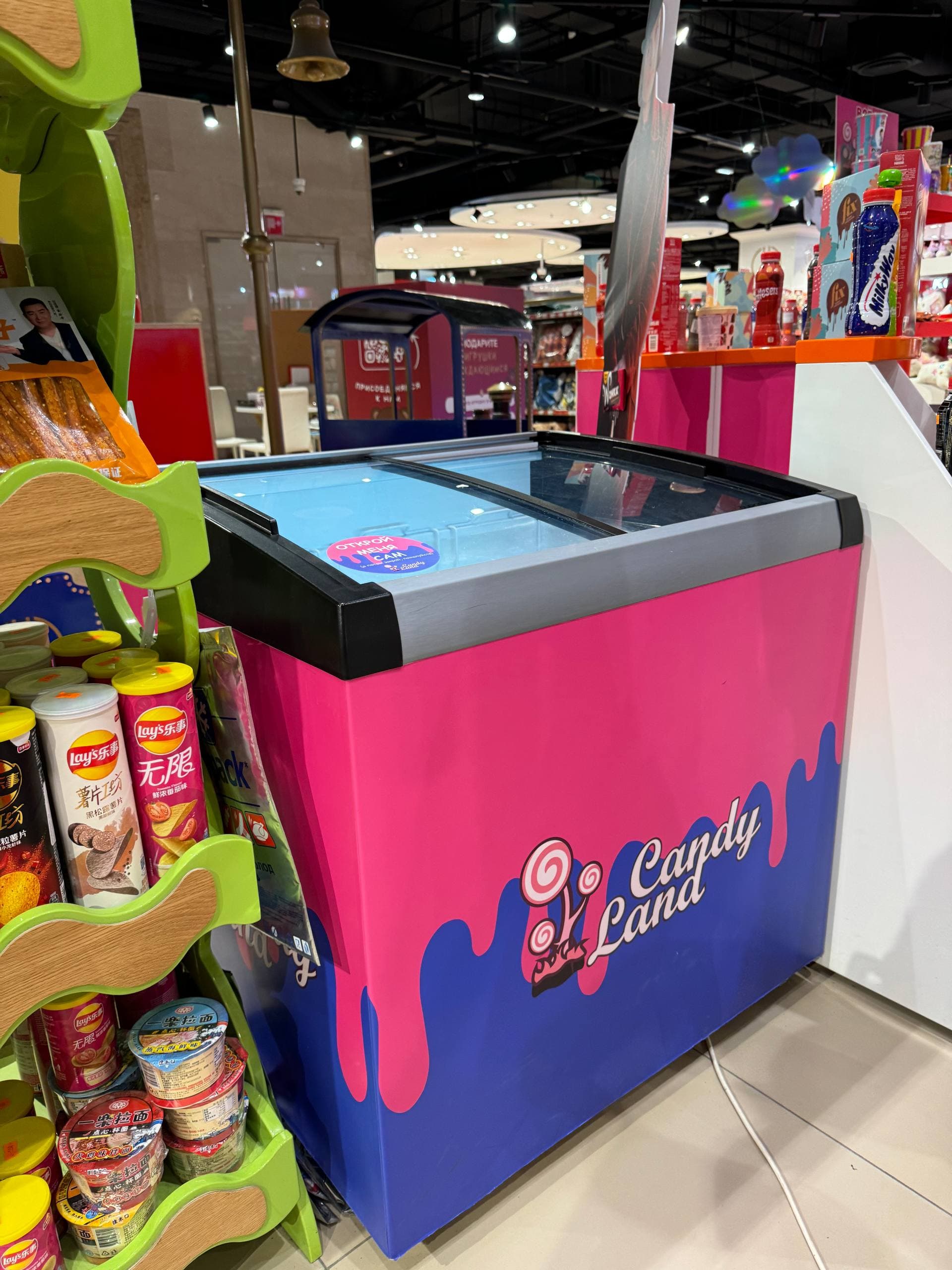 Брендирование торгового оборудования Candy Land